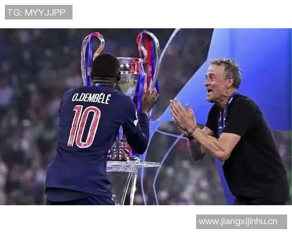 四十岁左右的足球明星们的人生转折与职业生涯的精彩回顾